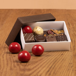 Coffret cadeau de Paques - Chocolat de paques D'lys couleurs